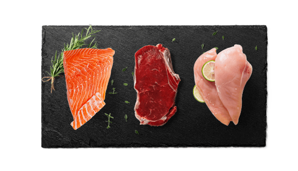 Peixe, carne e frango sobre a mesa que podem ser embalados com segurança.
