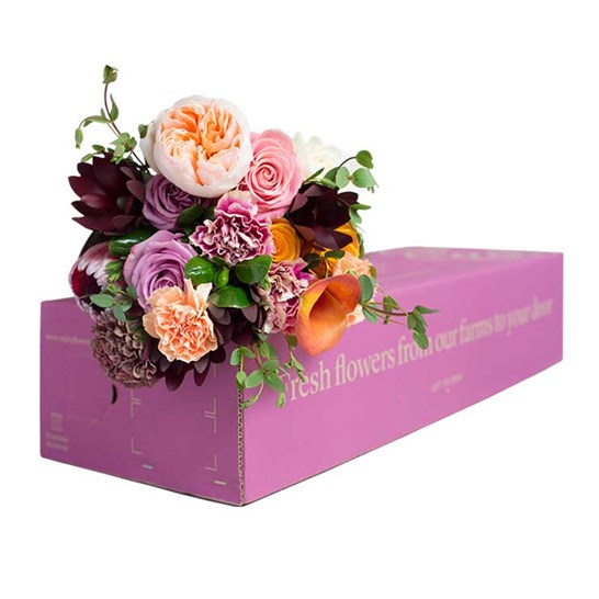 Barquette et coiffe avec 4 coins collés en carton ondulé pour la livraison de fleurs