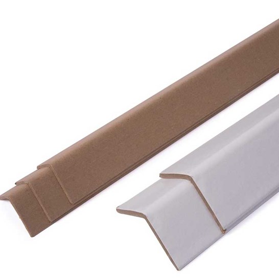 Cornières de protection en carton brun et blanc
